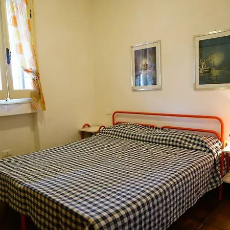 Prázdninový dům Linda 8 *